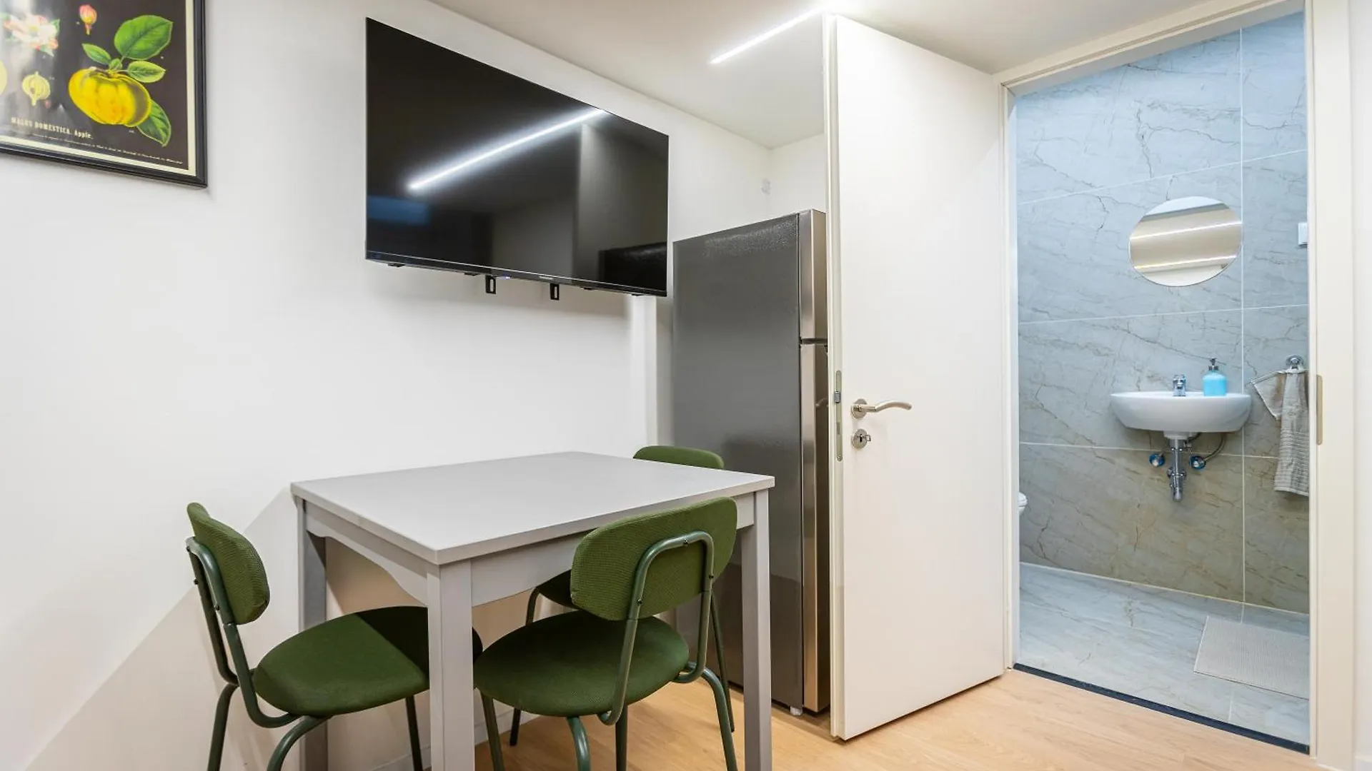 Cute Gallery Flat In Budapest, Spring Apartment Budapest
