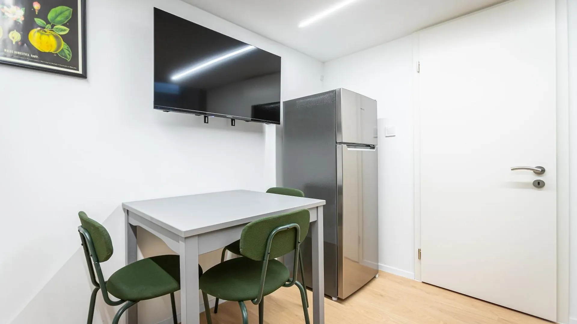 Cute Gallery Flat In Budapest, Spring 0*, Budapest Hungary